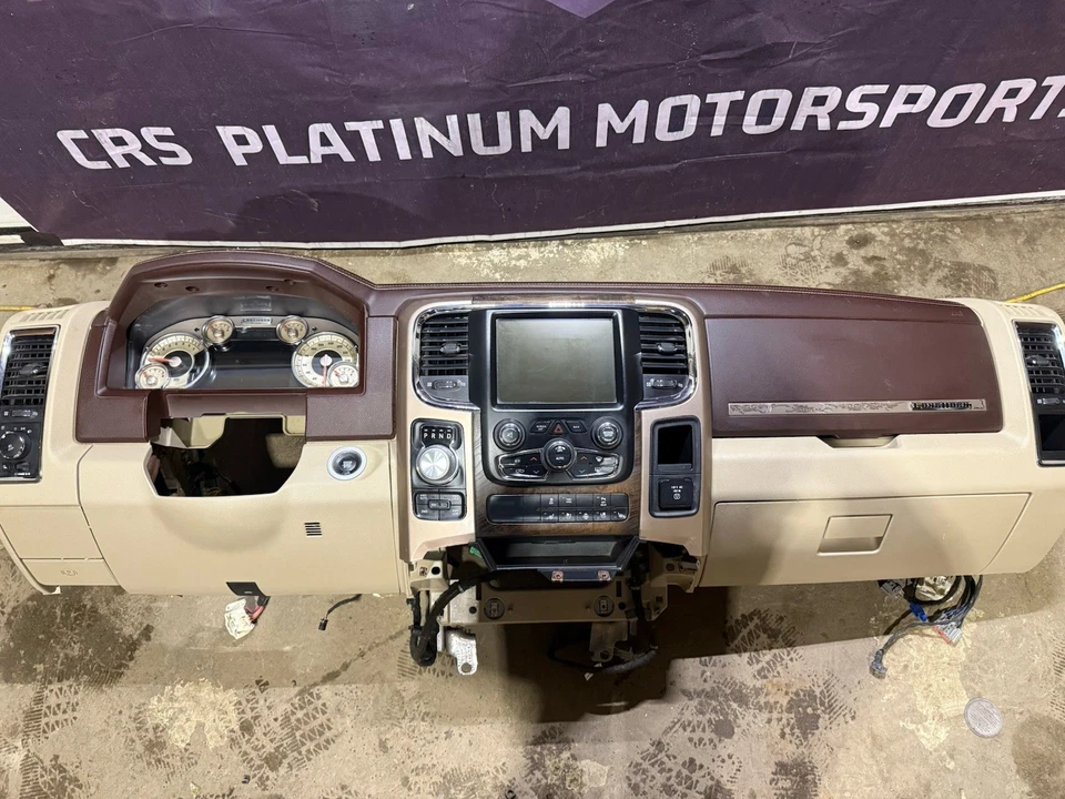 🔥 Conjunto de tablero Ram 1500 Longhorn 2017 Foto 1 de 4