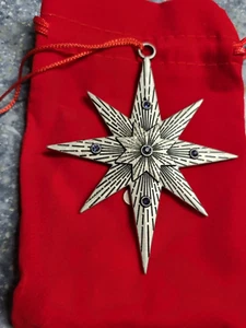 Avon - Sternennacht Zinn Stern Ornament - 2021 - hat einen Samtbeutel - Neu in Box - SCHÖN - Bild 1 von 2