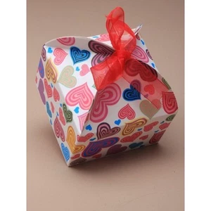 NEW Retro Heart Ribbon Tie 8x8x5cm Wedding Favour Gift Box Table Decoration - Picture 1 of 2
