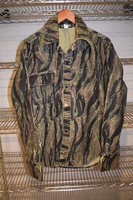 Tiger Stripe Camo Bass Pro Shops Outdoors Snap Shirt Jacket Men's L EUC - Image 1 of 4
