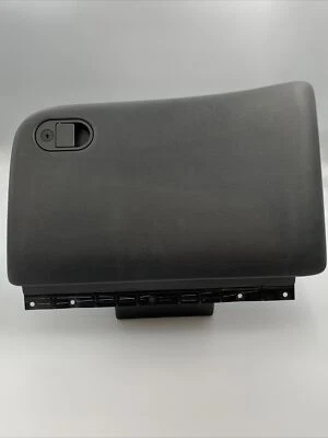 PESTILLO MANIJA GRAFITO TABLERO PUERTA GUANTERA SE ADAPTA 97-03 PONTIAC GRAND PRIX GT GTP Foto 1 de 4