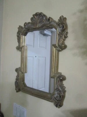 Espejo de Colección Bombay Company Marco Rectangular Dorado 24" por 17" Foto 1 de 4