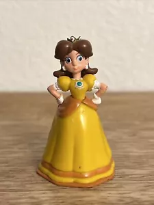 SUPER MARIO PRINCESS DAISY 2.5” ACTION FIGURE PVC NINTENDO TOY - Picture 1 of 10