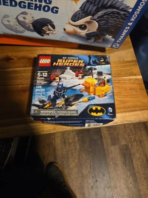 LEGO 76010 DC COMICS SUPER HEROES Batman The Penguin Face Off NEW IN SEALED BOX - Image 1 of 4
