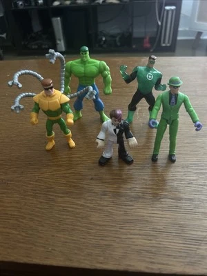 Lote De 5 Mini Figuras De Acciones Marvel/Dc Años 90-2010 Varios Estado Foto 1 de 4