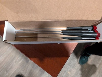 Juego de destornilladores ranurados y Phillips Wiha 26192, 4 piezas Foto 1 de 4