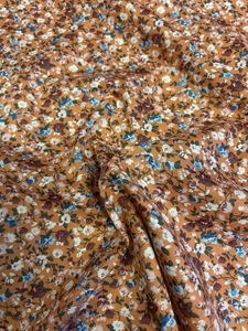 4,1 Meter Koralle Ditsy Blumenmuster 100% Baumwolle Popeline Stoff - Bild 1 von 4