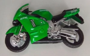 Maisto - Green Kawasaki ZX12 Ninja - Motorcycle - 1:18 Scale (D7) - Picture 1 of 6
