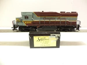 Bachmann Ho 82018, GP-30 Locomotive, Canadian Pacific 8200 - Picture 1 of 5