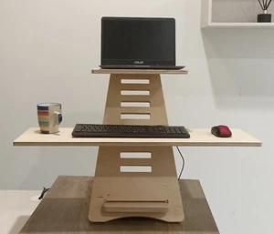 Standing Desk aus Holz | Tragbarer Stehpult | Mobiles Arbeitsplatz-Zubehör - Bild 1 von 10