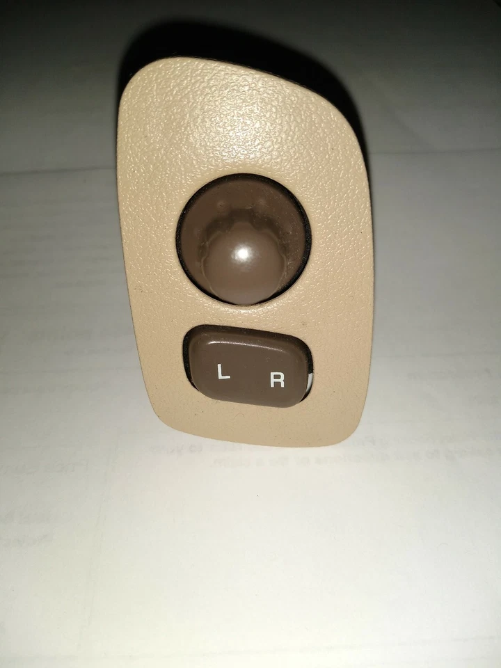 92 93 94 95 96 97 Nissan Infiniti J30 Mirror Switch #10 - Image 1 of 4