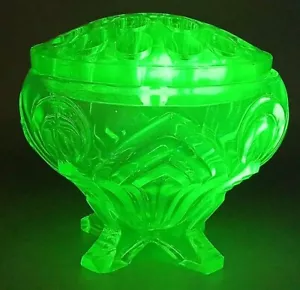 STUNNING SOWERBY VINTAGE ART DECO GREEN URANIUM GLASS FLOWER POSY BOWL VASE FROG - Picture 1 of 13
