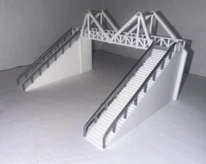 Spur N Fußgängerbrücke / Gehweg für zweigleisig! 1:160 detaillierte Landschaft - Bild 1 von 12