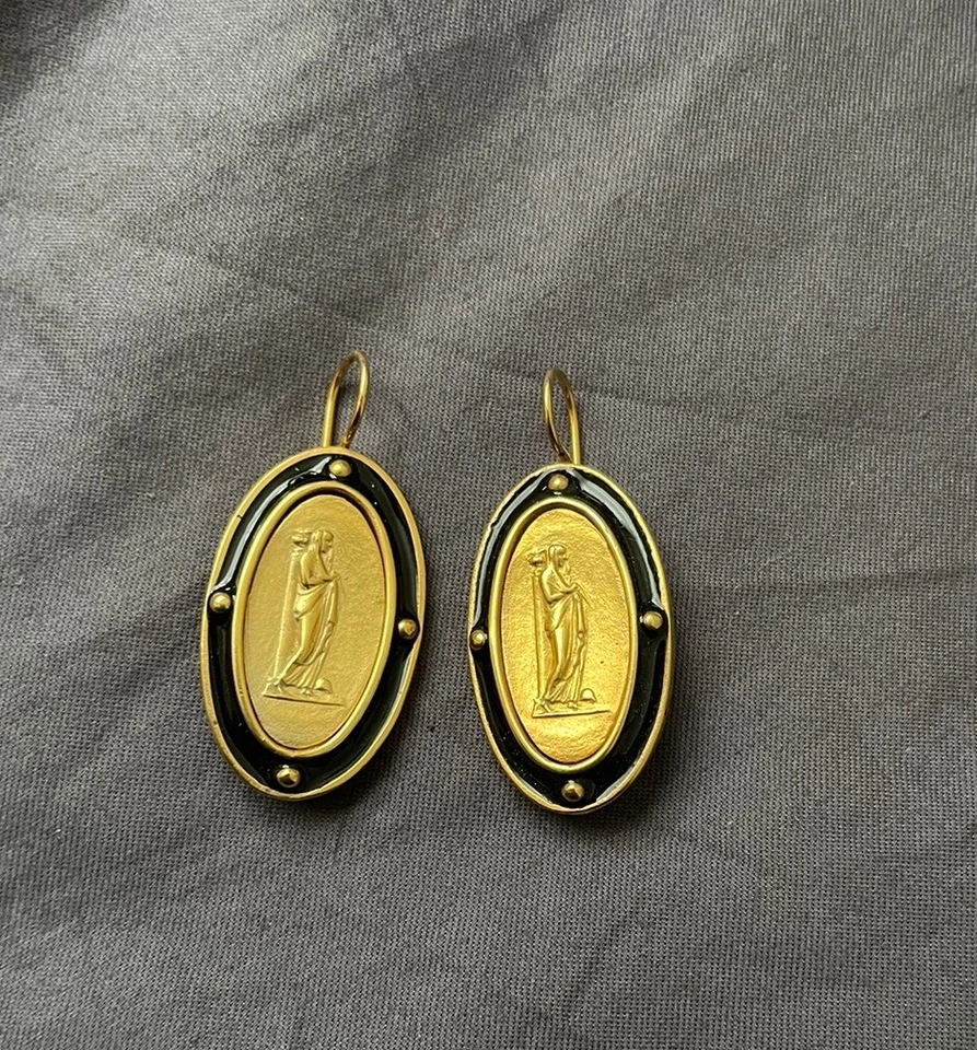 Pendientes Extasia con forma ovalada de color negro y dorado Foto 1 de 4