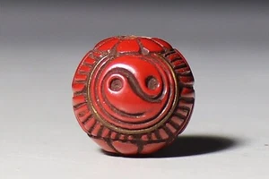 Bola tallada roja Tsuishu Netsuke Inro Ojime Sagemono Edo era japonesa antigua - Imagen 1 de 5