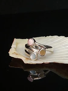 925 Sterling Silver Ring & Triple Coloured Shell Size P Gift Bag UK Seller - Picture 1 of 6