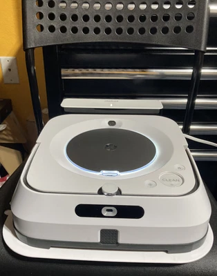 Robot fregona 90% nuevo iRobot Braava Jet M6 - blanco - con base Foto 1 de 4