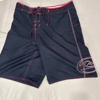 Vintage 90s Quiksilver Swim Trunks Board Shorts Men’s 34 Black cargo Baggy Irons - Image 1 of 4