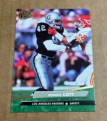 1992 Fleer Ultra # 195 Ronnie Lott Los Angeles Raiders Football NFL - Image 1 of 2