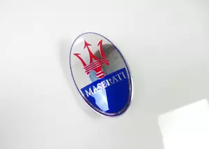 NEU&ORIG Maserati 4200 Quattroporte M139 Emblem Logo Tridente Badge 67575600 - Bild 1 von 2