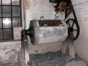 Rollfass Trommel Stahl Oberflächenbearbeitung Gestell Motor gleitschleifen antik - Bild 1 von 4