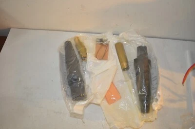 LEVITON 16D33-E 16D24-W Juego de Bloqueo de Leva Macho y HEMBRA 400A 600V NEGRO 1 JUEGO Foto 1 de 2