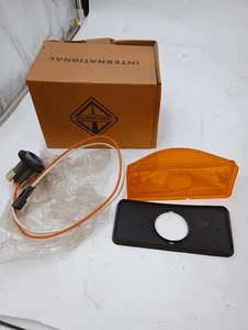 GENUINE 2001304C91 INTERNATIONAL TURN SIGNAL SIDE MARKER LIGHT OEM AMBER NEW - Foto 1 di 6