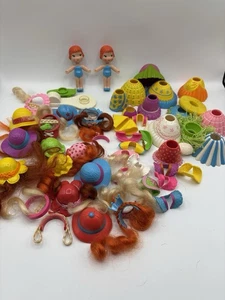Lote de 2 muñecas Schaper Lil Me vintage con accesorios faldas tops piezas para el cabello - Imagen 1 de 4