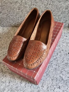 Vintage Cobbie Cuddlers Womens Shoes Size 8.5 Not Original Box! - Picture 1 of 4
