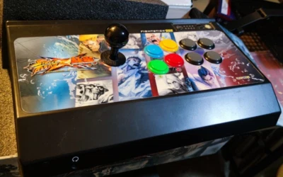 Mad Catz Fightstick PRO - Street Fighter X Tekken Edition für Xbox 360 - Bild 1 von 4