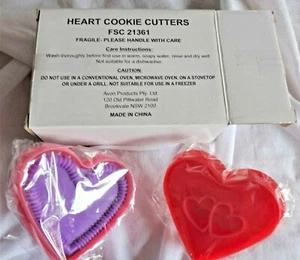 💥NEW💥 2 Spring Action Heart Cookie Cutters - Picture 1 of 2
