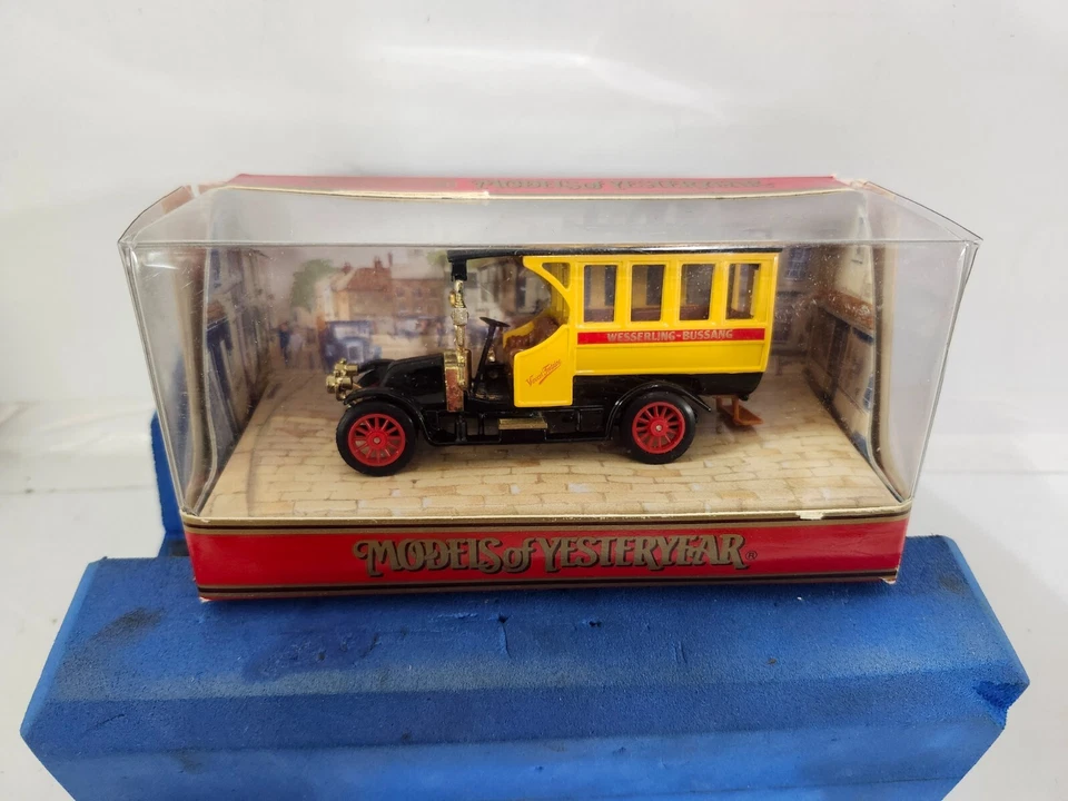 Matchbox Models of Yesteryear 1910 Renault Bus 1/43 - Image 1 of 1