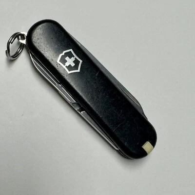 Swiss Army Knife Victorinox 58mm Classic SD Pocket Knife Black FREE SHIPPING - Image 1 of 4