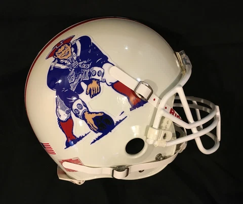 Tom Brady New England PATRIOTS 2010 Turn Back The Clock "Field Ready" Helmet Cover