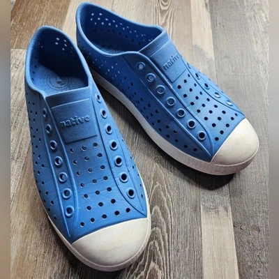 Zapatos Nativos Estilo Jefferson Azul Brillante Talla J5 Foto 1 de 4