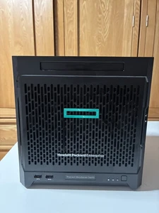 HPE Microserver Gen10 X3421, Quad-Core 3,4 GHz, SSD 2x2 TB, 16 GB DDR4, NAS Ready - Foto 1 di 18