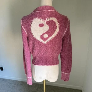 Pilcro Anthro Pink Icon Heart Yin Yang Cropped Cardigan Knopfleiste Medium - Bild 1 von 11