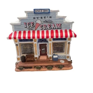 Suzy's Ice Cream Shop Since 1893 Miniatur Gebäude Display Dorfstück 2005 - Bild 1 von 10