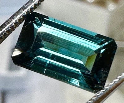 2.55 克拉天然地球 🌎 翡翠切割 无加热 Indicolite 碧玺 10 毫米 X 6 毫米 — 第 1/4 张图片