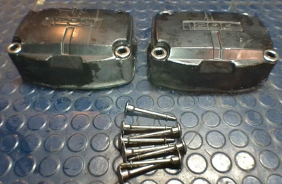 84 85 86 87 Honda GL1200 Goldwing Par de cubiertas de válvula izquierda y derecha con pernos Foto 1 de 4