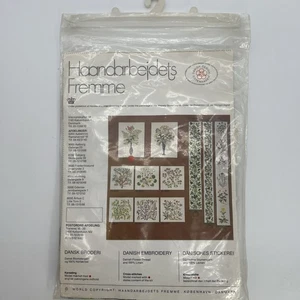 Haandarbejdets Fremme Danish Embroidery Kit H.C. Andersen’s Bouquet VNT 1979 New - Picture 1 of 3