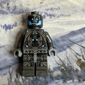 Lego 2015 Ultron Sentry (sh166) exclusive to Iron Man Vs Ultron set 76029