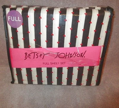 Betsey Johnson Wonderland Full Sheet Set Hearts & Stripes 4 Piece Retro Love NEW - Image 1 of 4