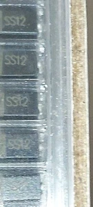 SS12 LOT 5x SMD SCHOTTKY DIODES 1N5817 SS12 1A/20V - Picture 1 of 3
