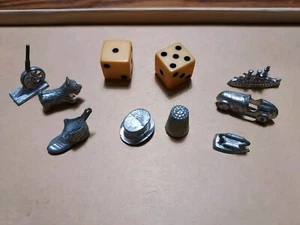 VINTAGE Replacement Pieces /Parts Monopoly 1961 Player Pieces 8 + DICE - Picture 1 of 4