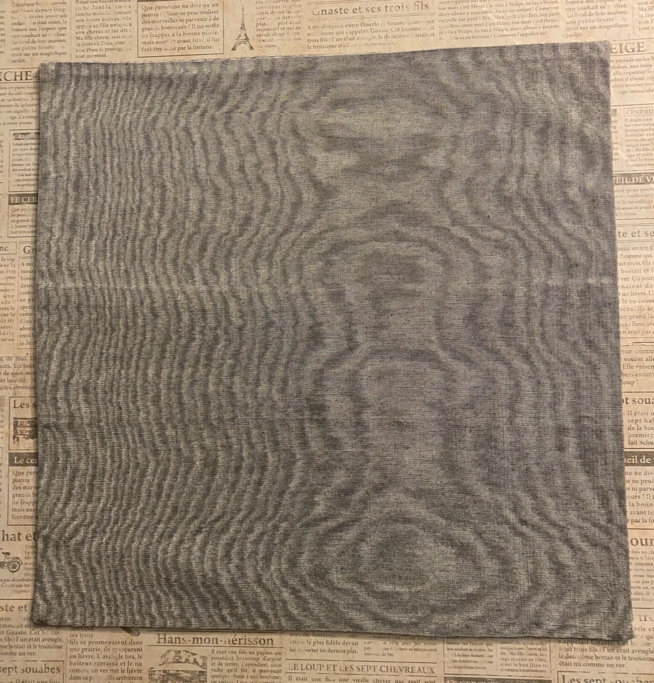 Kutnu  Silk And Cotton 18x18" Decorative / Throw Pillow Case / Cushion Cover - Image 1 of 4