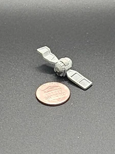 MILITARY MICRO MACHINES COMMUNICATIONS SATELLITE ARRAY - Bild 1 von 3