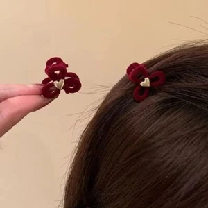 Artigli per capelli cuore velluto - Mini fermagli geometrici accessori capelli donna 2 pezzi - Foto 1 di 15