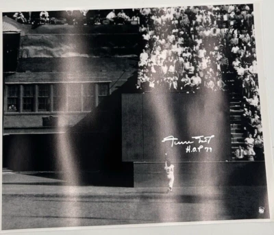 WILLIE MAYS "HOF 79" AUTOGRAPHED SIGNED THE CATCH 16x20 BW PHOTO SAY HEY HOLO - Image 1 of 3