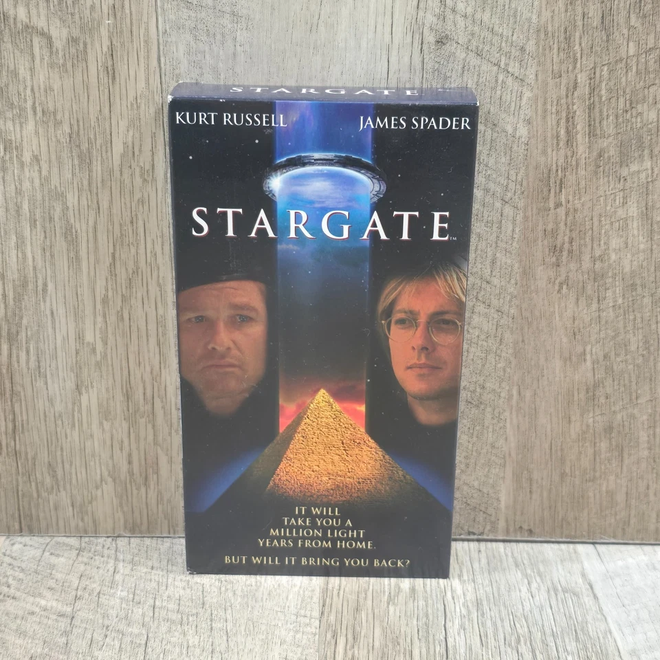 Stargate (1994) VHS Kurt Russel / James Spader  - Image 1 of 4